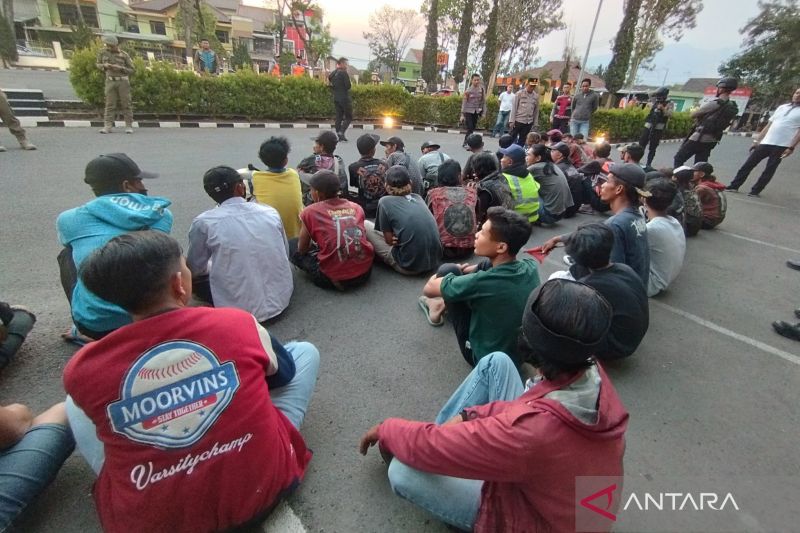 Polres Garut ciduk puluhan preman untuk jaga ketertiban umum dan kenyamanan