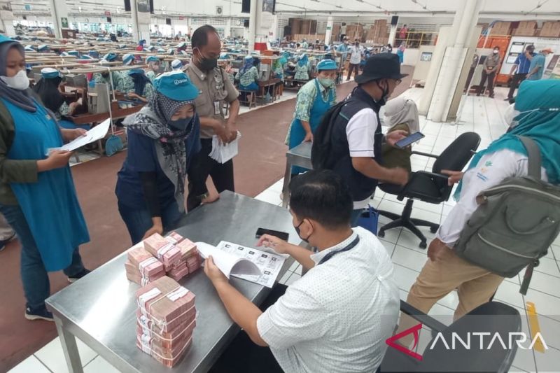 Pemkab Kudus Anggarkan Penambahan Alokasi BLT Pekerja Rokok - ANTARA News