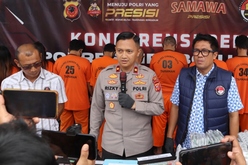Polres Cirebon Kota tangkap 12 pengedar narkoba
