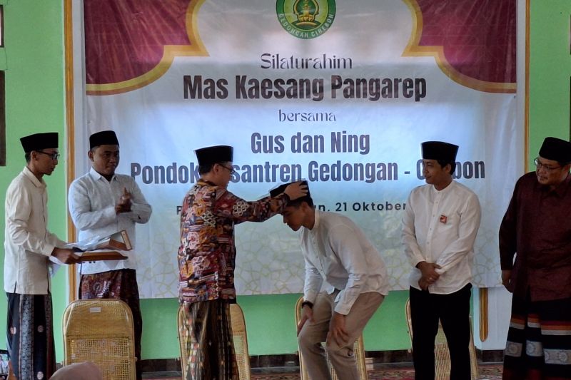 Kaesang diangkat sebagai santri kehormatan Pesantren Gedongan Cirebon