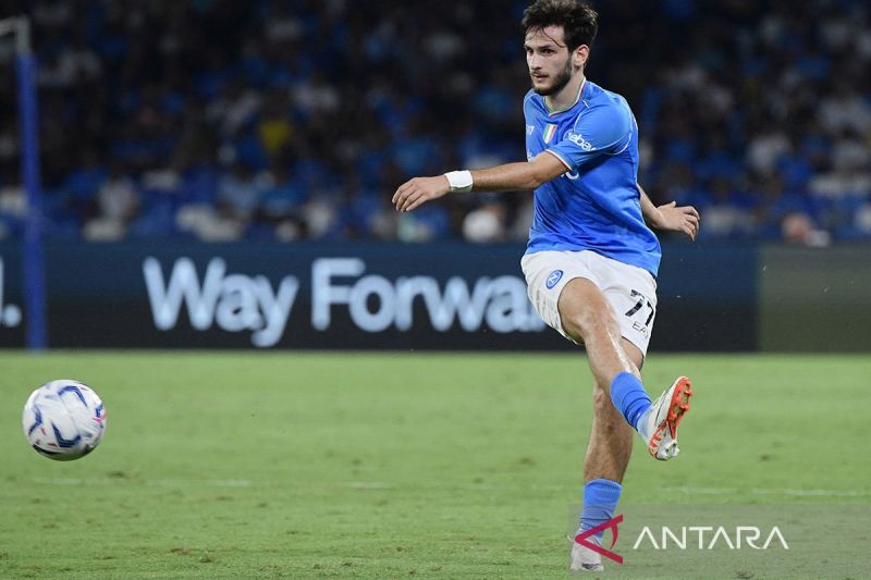 Napoli bangkit untuk menang 2-1 atas Verona