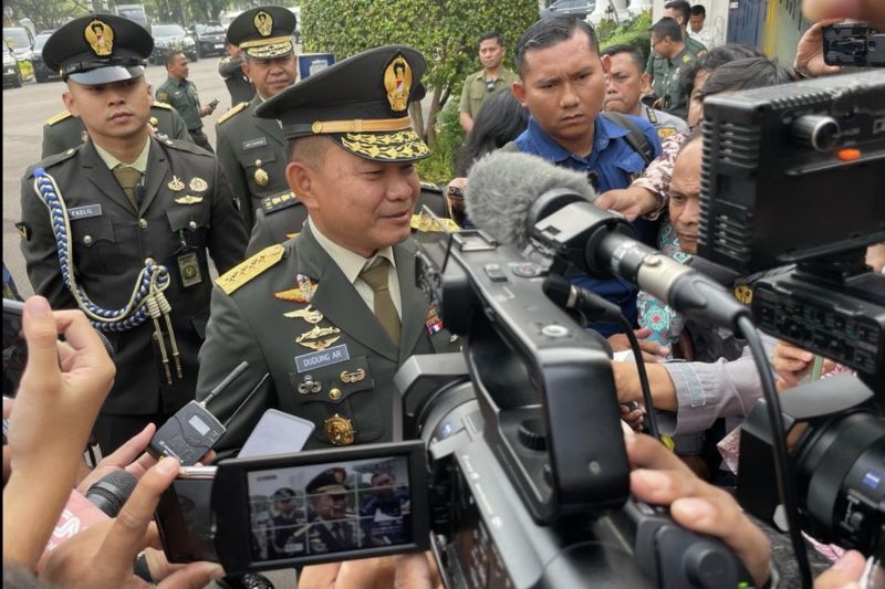 Presiden Jokowi tunjuk Letjen Agus Subiyanto sebagai KASAD