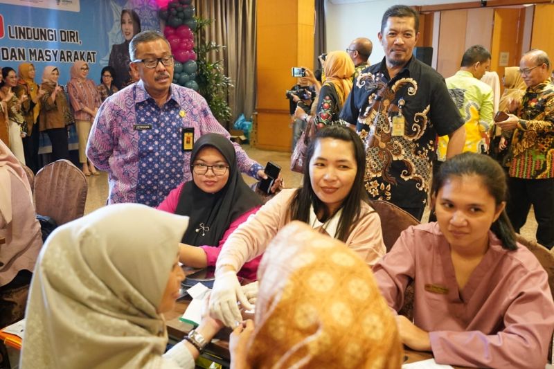 Batam City Government Raises Health Awareness with New Antigen Immunization and IVA Screening