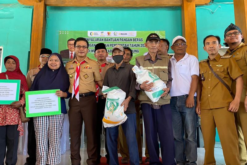 Pemkab Bandung gencarkan operasi pasar murah kendalikan inflasi