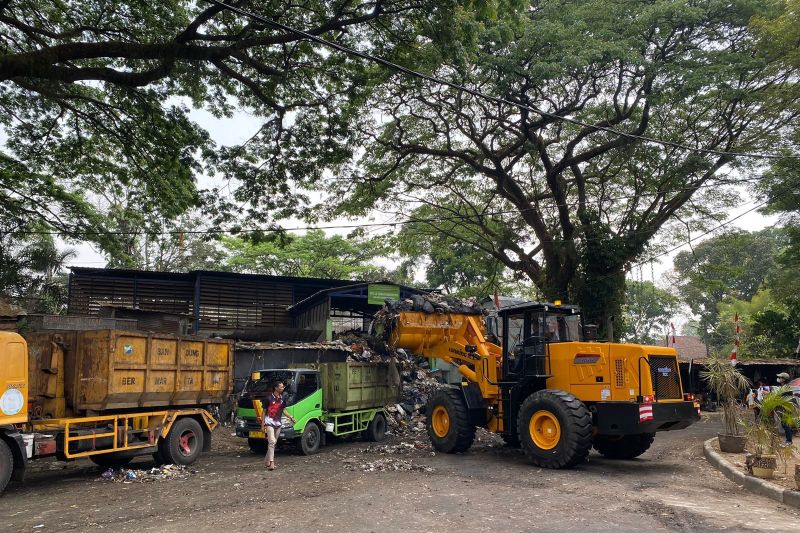 Sampah Kota Bandung yang masuk ke TPA Sarimukti mulai berkurang