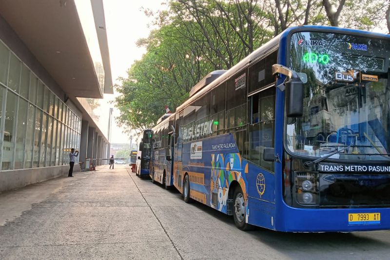Damri mulai operasikan bus listrik di Kota Bandung