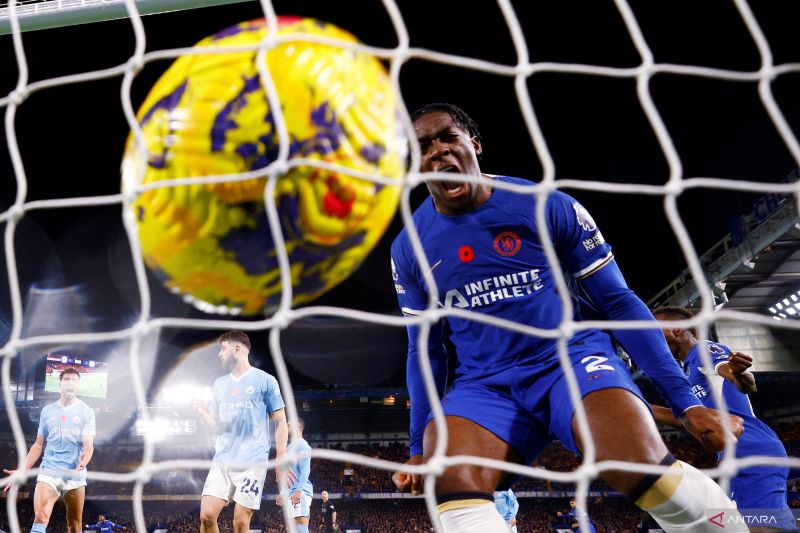 Drama 8 gol warnai laga Chelsea lawan Man City