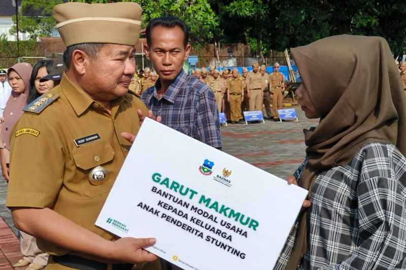 Baznas Garut bantu modal usaha pedagang yang miliki anak stunting