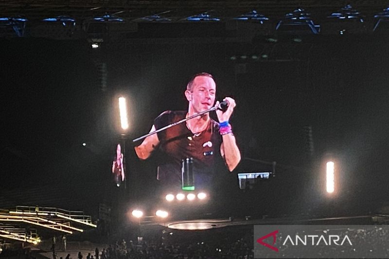 Coldplay Buka Konser Perdananya Di Jakarta Dengan "Higher Power ...