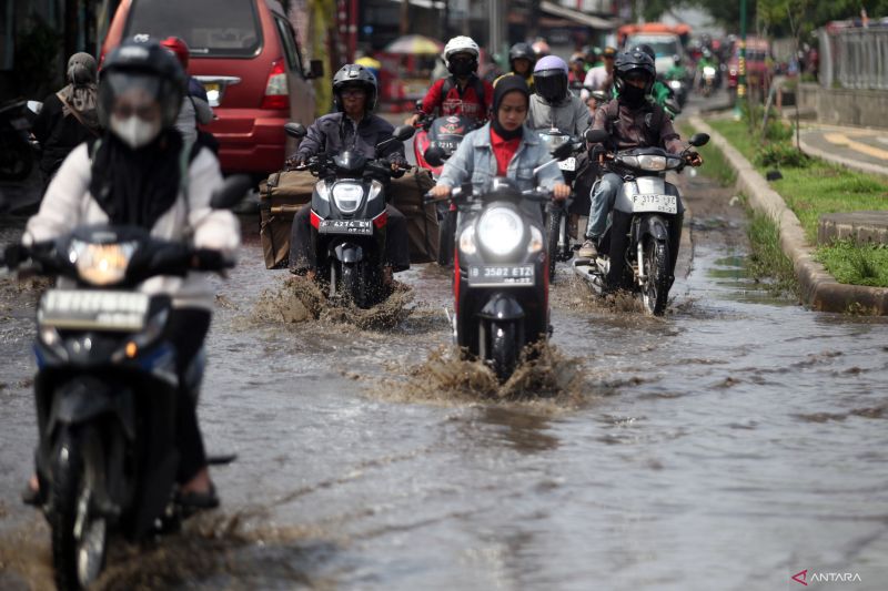Jabar dan mayoritas daerah di Indonesia berpotensi alami hujan lebat