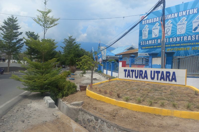 Taman mini di Kelurahan Tatura Utara 