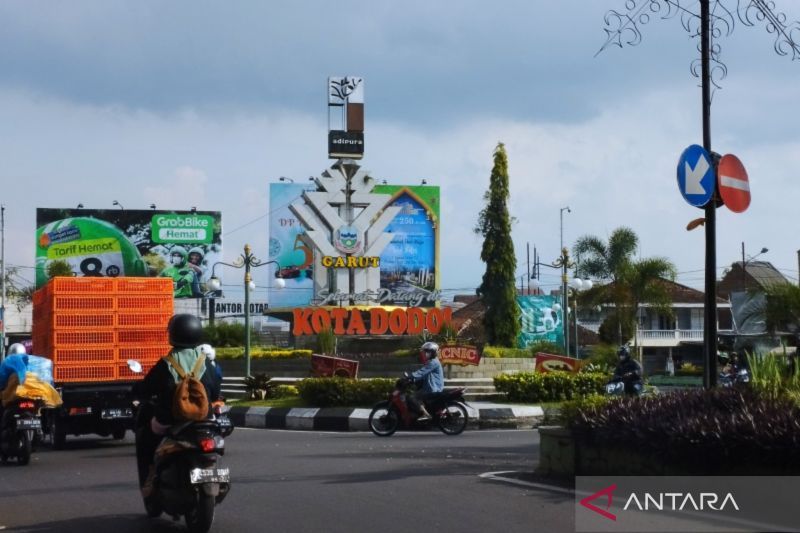 Jawa Barat pasang CCTV analitik portabel pantau volume kendaraan di Garut