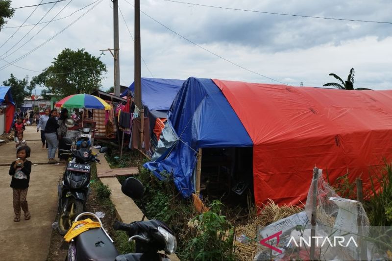 Masih banyak penyintas gempa Cianjur tinggal di hunian darurat