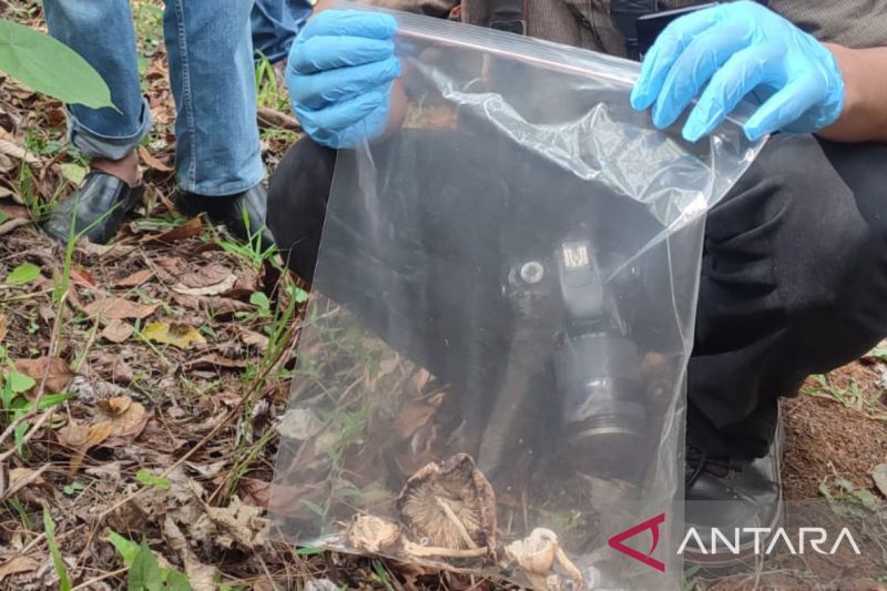 Polres Kuningan bawa sampel jamur untuk selidiki kasus keracunan massal