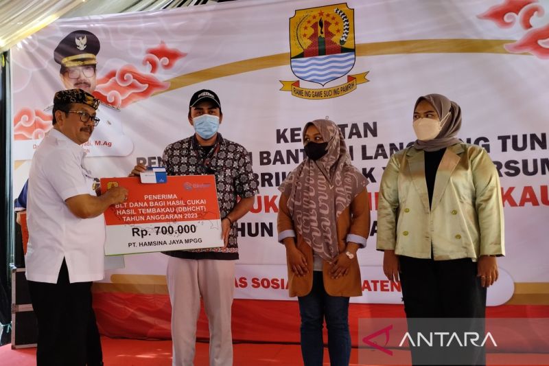 2.545 buruh di Cirebon peroleh BLT DBHCHT Rp1,78 miliar