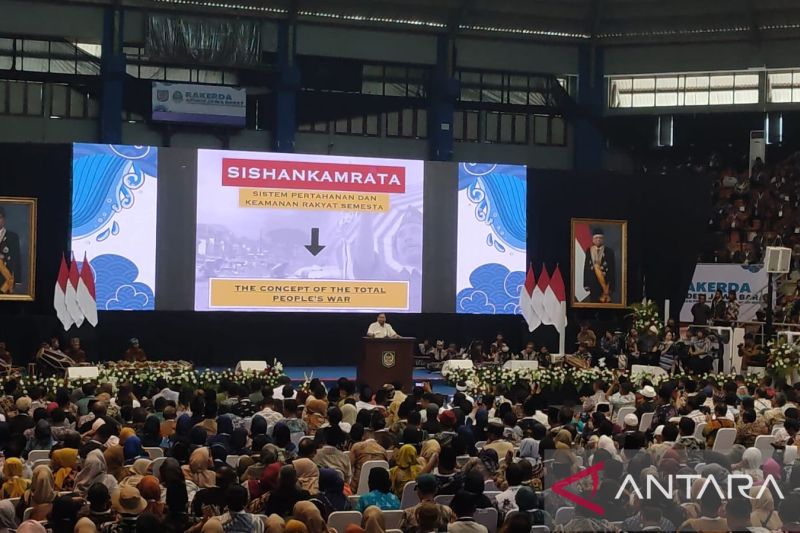 Menhan Prabowo: Indonesia sedang membuat kapal perang jenis fregat sendiri