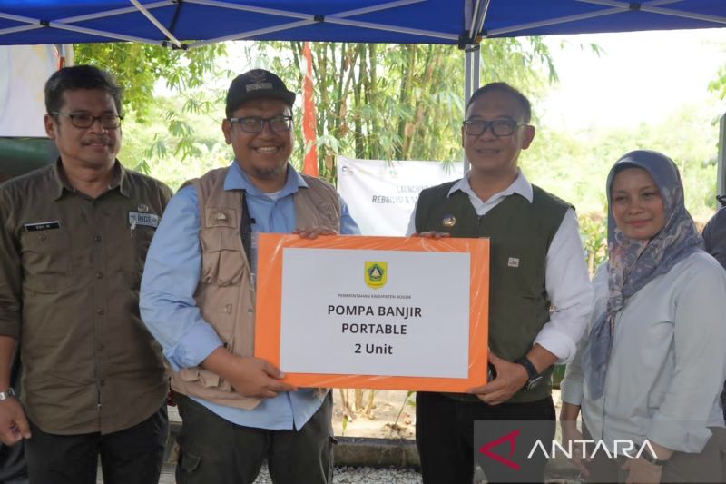 Atasi banjir di Bojongkulur, Pemkab Bogor berikan bantuan pompa air