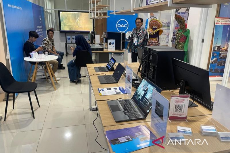 Industri elektronik di Kota Cirebon berkembang ditandai perakitan laptop yang masif