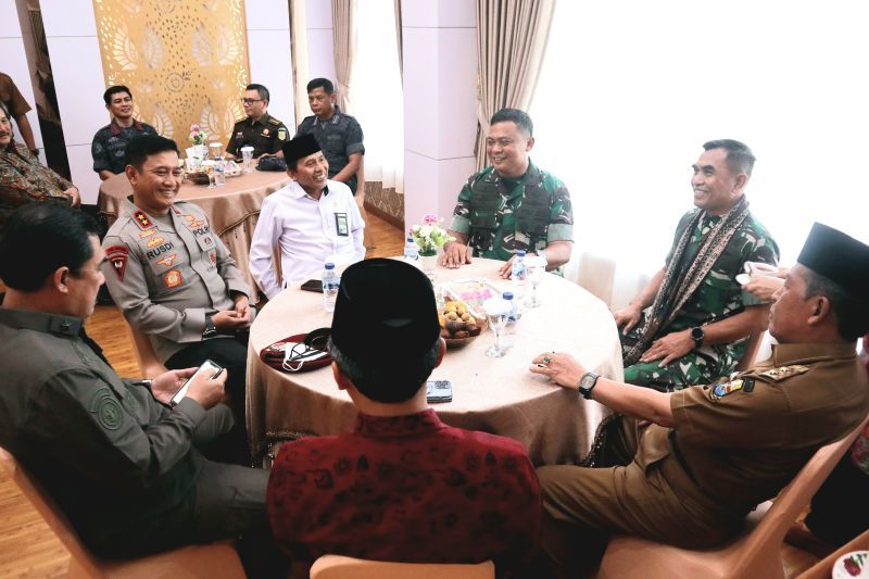 Kapolda Jambi sambut kedatangan Danrem 042 Gapu Kolonel Inf Rachmad