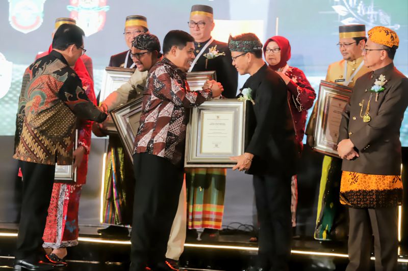 Akhirnya Bupati Bandung berhasil raih predikat Swasti Saba Wistara 2023