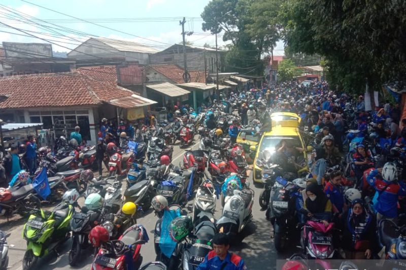 Buruh Sukabumi unjuk rasa tolak kenaikan UMK Rp17 ribu