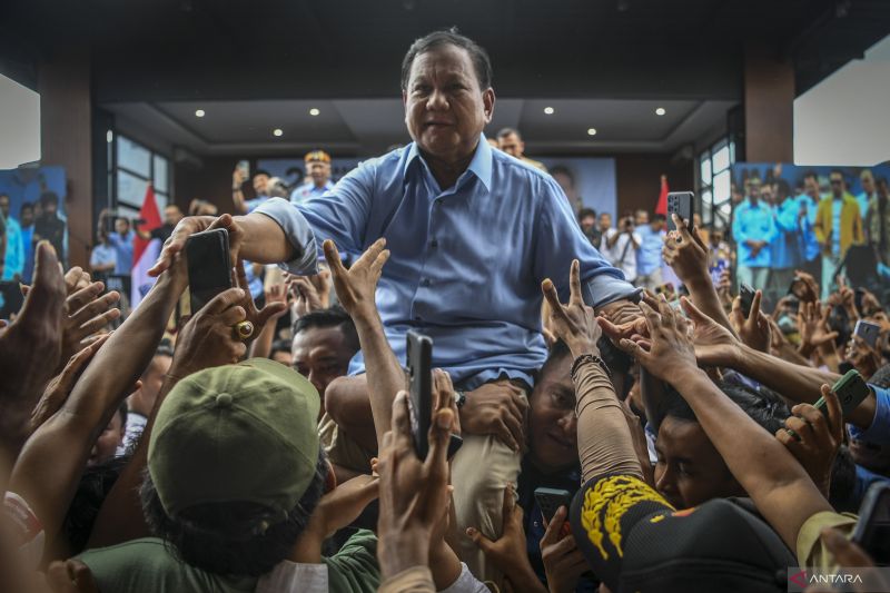 Prabowo tekankan kekayaan negara untuk masyarakat saat pidato politik di Tasikmalaya