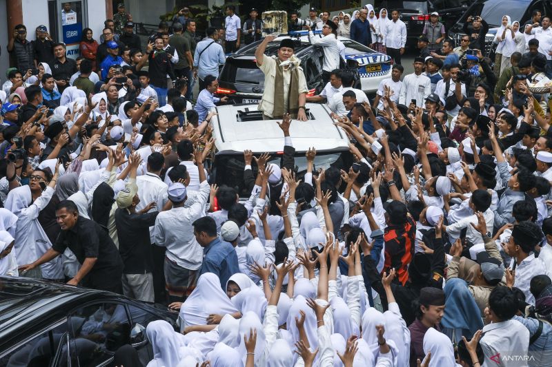 Prabowo mengunjungi Ponpes Cipasung Tasikmalaya bahas UU Pesantren