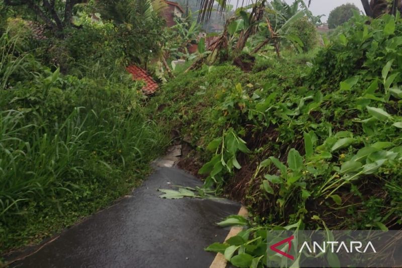 BPBD Cianjur tuntaskan penanganan tanah longsor di Wangunjaya