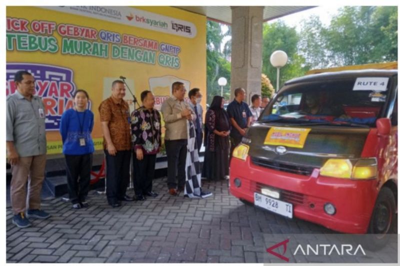 BI Riau jual minyak goreng 1 liter cuma Rp1 pakai QRIS BRK