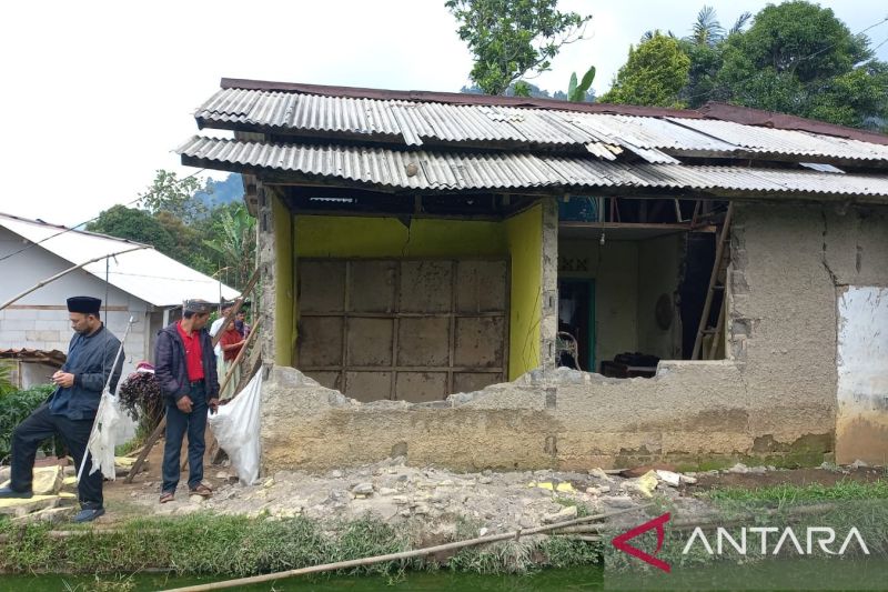 68 rumah di Sukabumi rusak terdampak gempa M 4,0