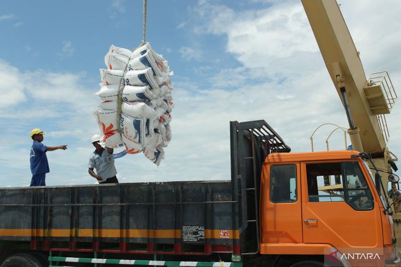 Beras Impor asal Thailand tiba di Kupang