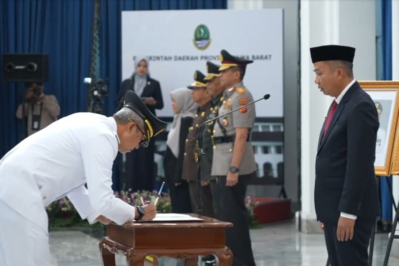 Pj Gubernur Jabar minta Agus Mulyadi pimpin Kota Cirebon dengan baik