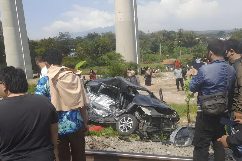 Korban meninggal akibat kecelakaan kereta di KBB bertambah jadi 5 orang