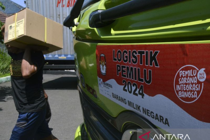 Distribusi surat suara Pemilu 2024 di Bandar Lampung