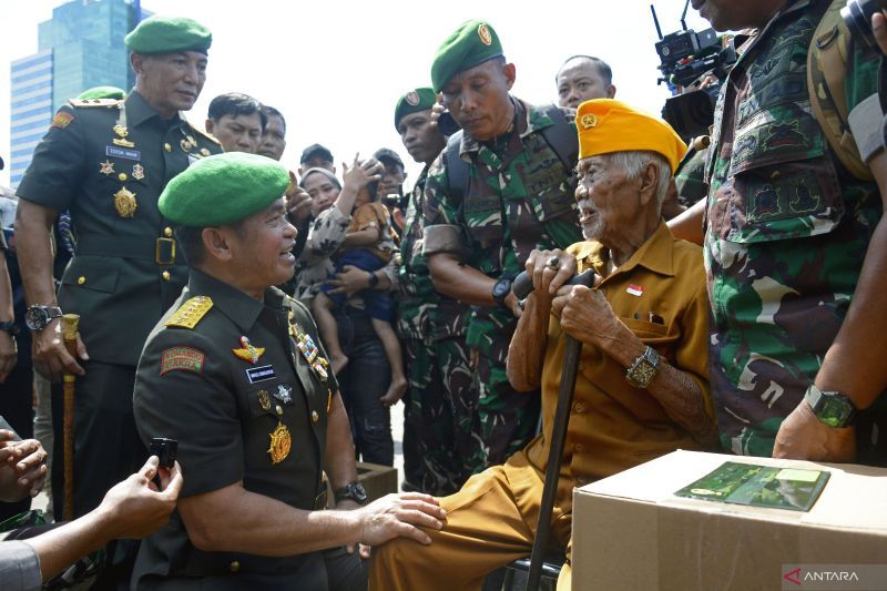 Kasad minta jangan kaitkan kasus penganiayaan relawan dengan netralitas TNI