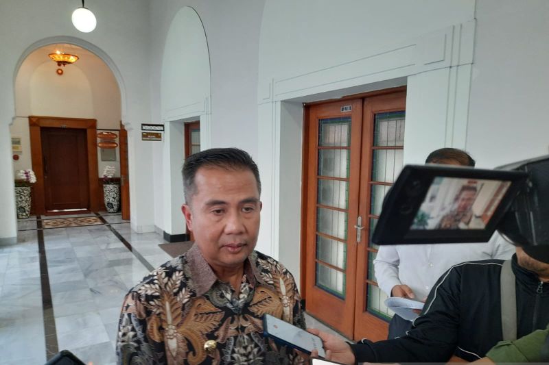 Pj Gubernur pastikan cadangan beras Jawa Barat aman