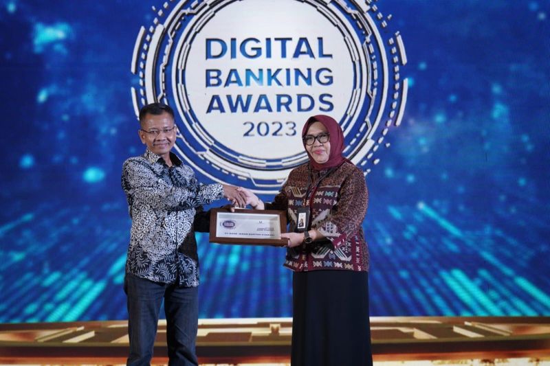 Bank bjb syariah raih penghargaan Digital Banking Awards 2023