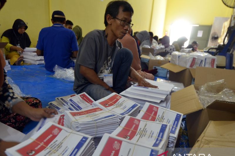 Pelipatan surat suara Pemilu 2024 di Bandarlampung
