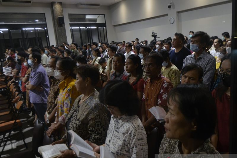 Ibadah Misa malam Natal di Bandar Lampung