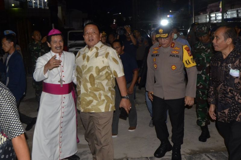 Gubernur Lampung Pantau Misa malam Natal 2023