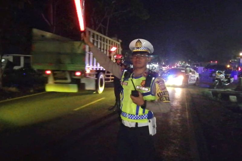 Polisi berlakukan satu arah saat arus balik di jalur Garut-Bandung
