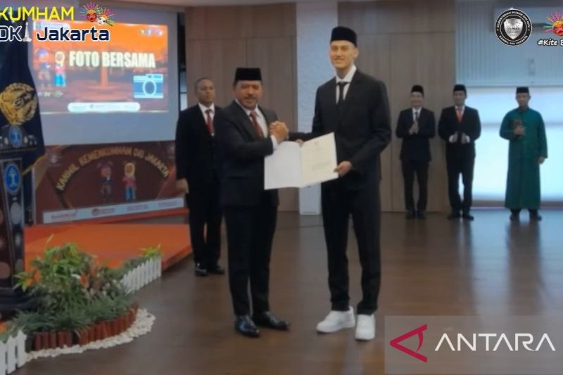 Pesepakbola Jay Idzes resmi jadi Warga Negara Indonesia