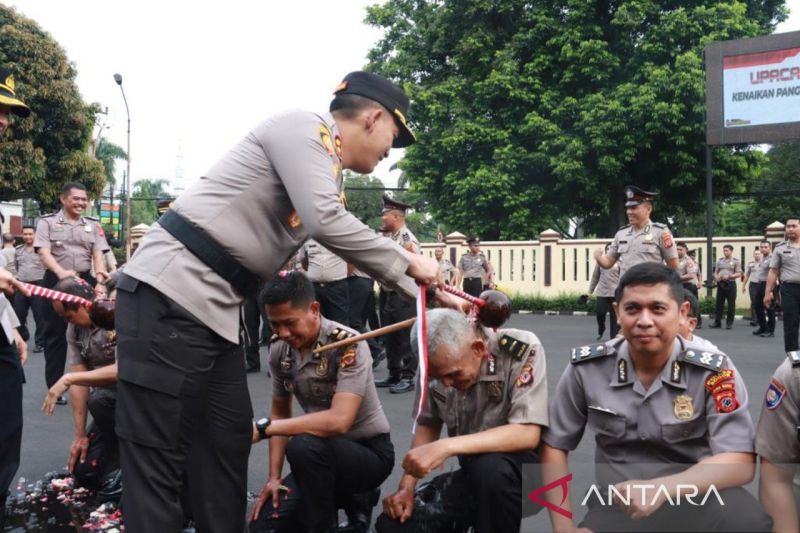 106 personel Polres Bogor naik pangkat