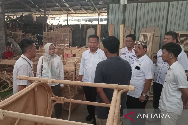 ASEAN dan Timur Tengah dibidik untuk ekspor mebel rotan asal Cirebon