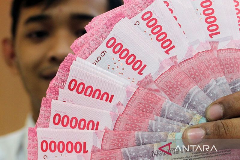 Kurs rupiah di akhir pekan ditutup turun jadi Rp15.516 per dolar AS