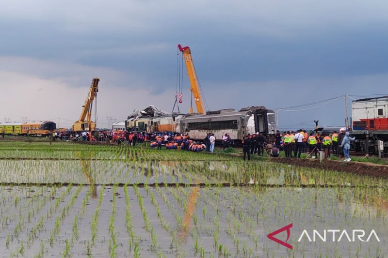 Daop 2 Bandung fokus evakuasi gerbong kereta untuk normalkan jalur Cicalengka