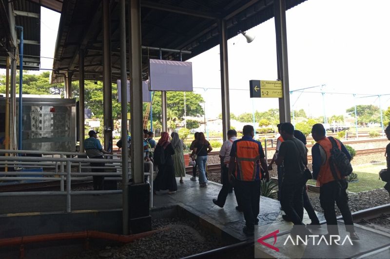 8 perjalanan KA dialihkan ke Cirebon imbas kecelakaan di Bandung