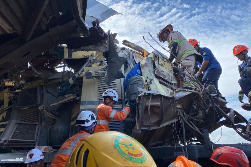 Basarnas: Seluruh korban kecelakaan kereta api di Bandung tuntas dievakuasi