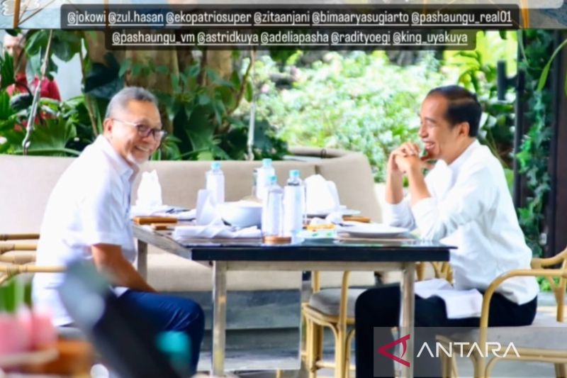 PAN membagikan foto makan siang Jokowi dan Zulhas di medsos