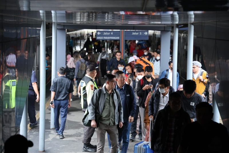 Jadwal kereta dari Bandung tidak terganggu KA anjlok di Sidoarjo